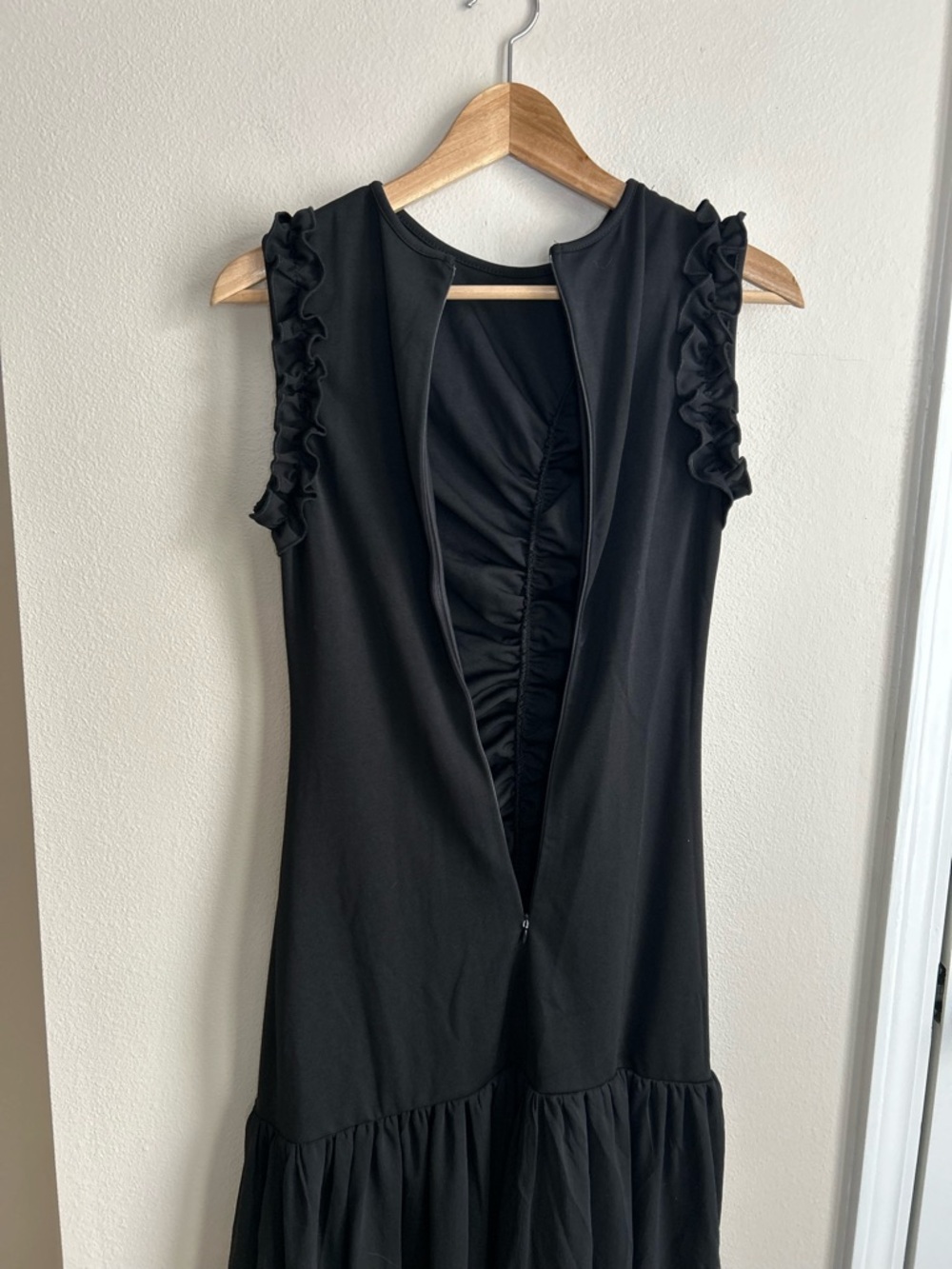 NWT Commense Black Ruffled Detail Ruched-Front Sleeveless Maxi Dress Size S - Picture 12 of 16